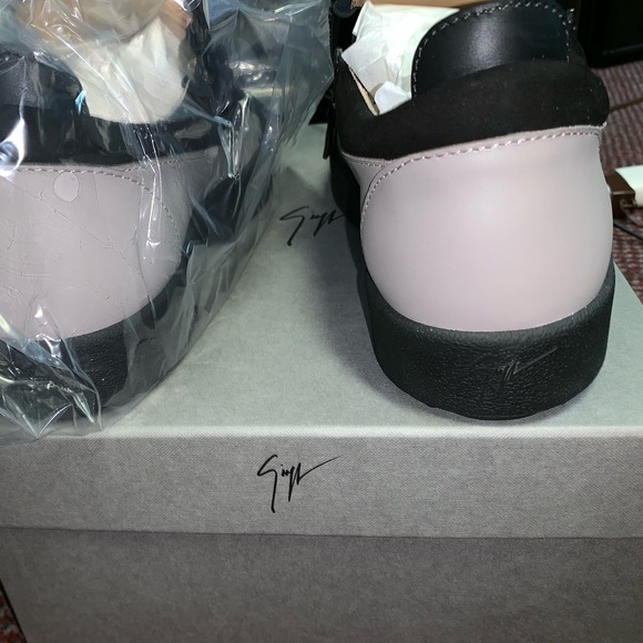 Giuseppe Zanotti - Picture 5 of 6